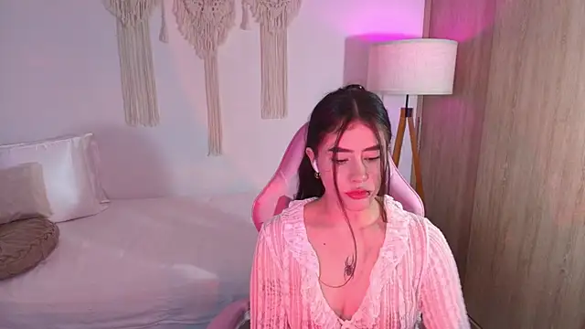 iriswest  online show from December 3, 11:36 pm