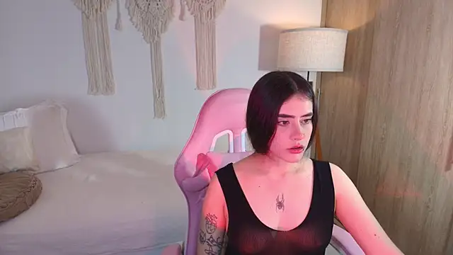 iriswest  online show from December 4, 11:35 pm