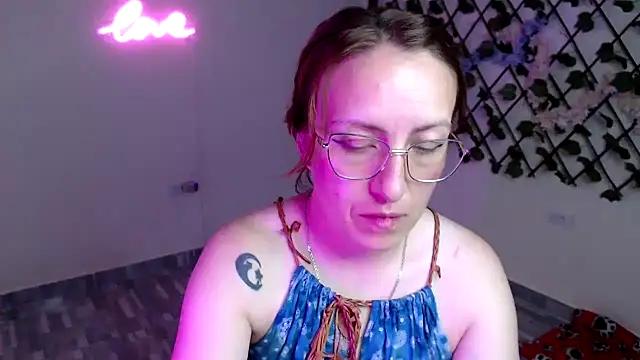 kittykalor09 online show from April 21, 12:44 pm