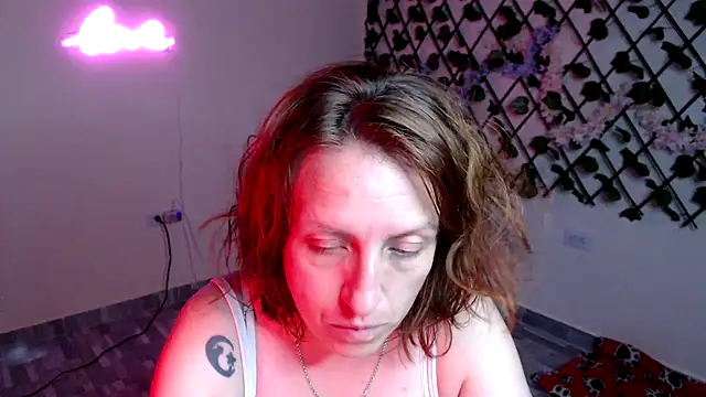 kittykalor09 online show from April 22, 12:46 am