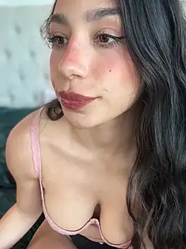 LoveLillyy online show from February 5, 6:59 pm