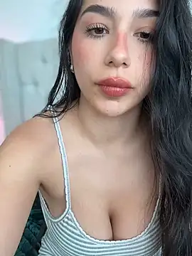 LoveLillyy online show from March 4, 9:22 pm