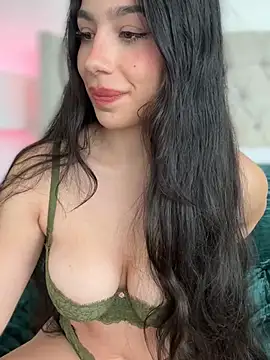 LoveLillyy online show from March 17, 9:45 pm