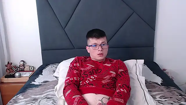 Snapshot of MathewCollin chatting on February 1, 4:33 pm MathewCollin online show from February 1, 4:33 pm
