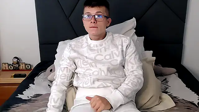 Snapshot of MathewCollin chatting on February 3, 12:25 pm MathewCollin online show from February 3, 12:25 pm