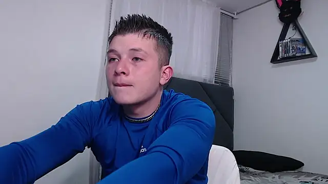 Snapshot of MathewCollin chatting on January 8, 10:01 pm MathewCollin online show from January 8, 10:01 pm