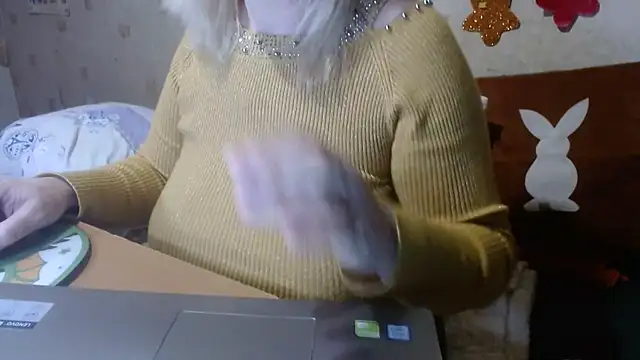 QueenLana online show from February 8, 4:04 pm