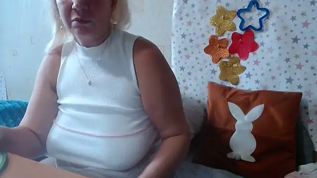 QueenLana online show from October 17, 7:11 am