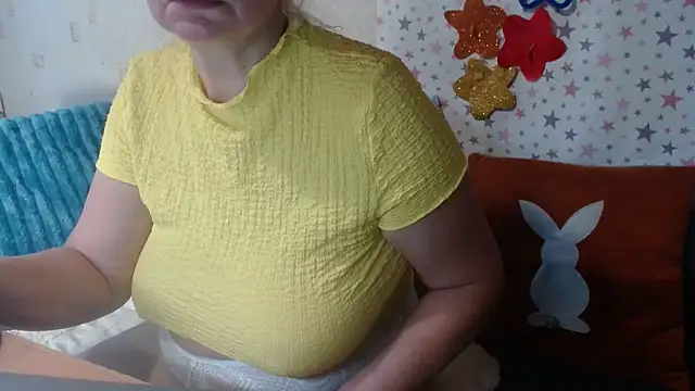 QueenLana online show from November 11, 7:19 am