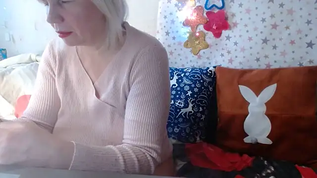 QueenLana online show from February 16, 7:48 am