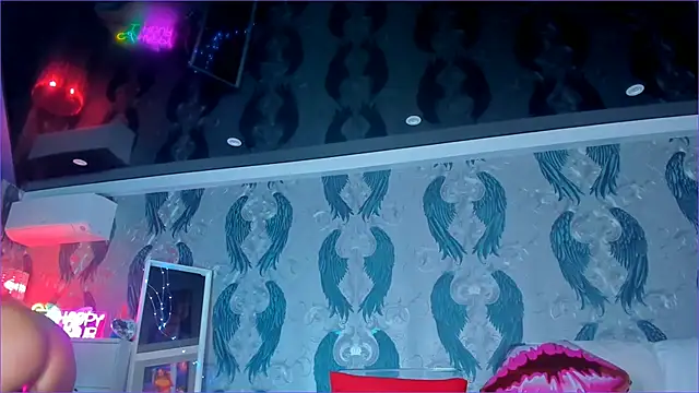 Snapshot of anneswhite chatting on February 19, 10:56 am anneswhite online show from February 19, 10:56 am