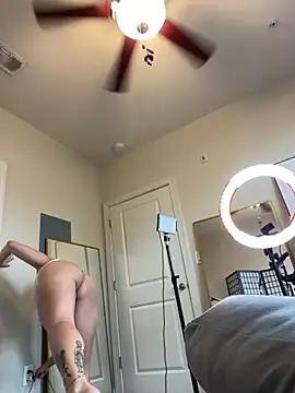 bellafreakyfun online show from September 24, 4:32 pm