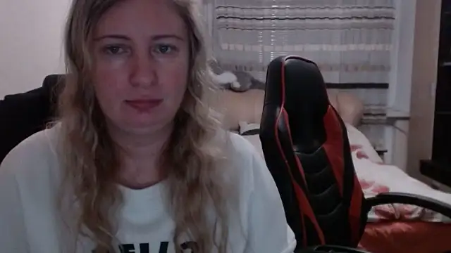 PeterAndJen online show from March 9, 7:05 pm