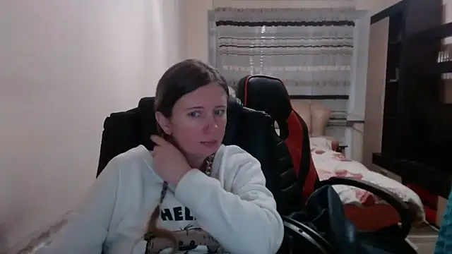 PeterAndJen online show from March 11, 8:42 pm