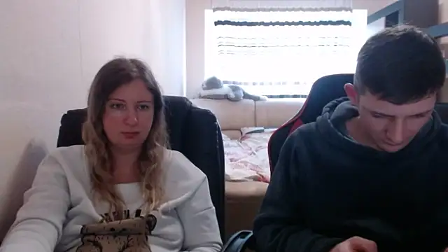 PeterAndJen online show from March 12, 3:40 pm