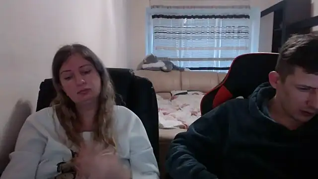 PeterAndJen online show from March 12, 6:44 pm