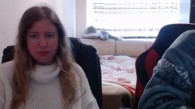 PeterAndJen online show from March 22, 6:43 am