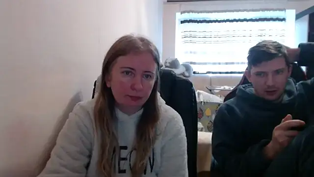 PeterAndJen online show from December 16, 8:30 am