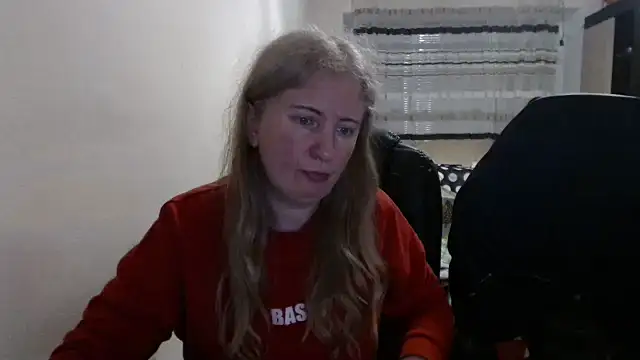 PeterAndJen online show from April 7, 6:19 pm