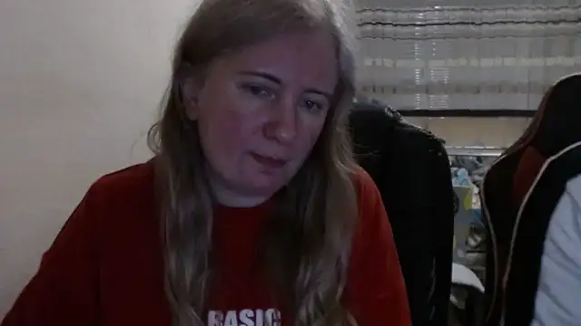 PeterAndJen online show from April 12, 8:14 pm