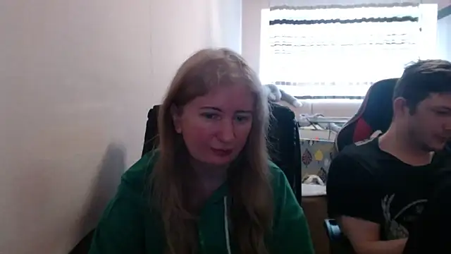 PeterAndJen online show from April 19, 8:02 am