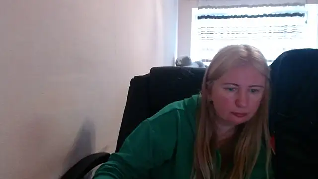 PeterAndJen online show from April 20, 6:27 am