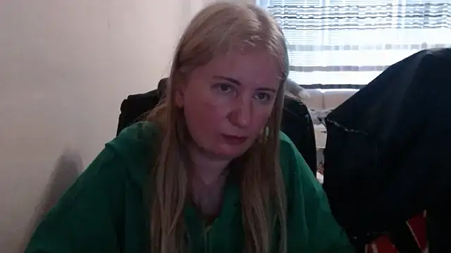 PeterAndJen online show from April 21, 5:28 pm