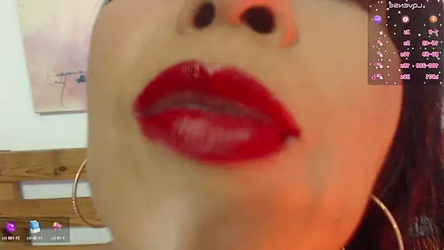 Snapshot of hornystepmommy chatting on March 18, 11:31 pm hornystepmommy online show from March 18, 11:31 pm