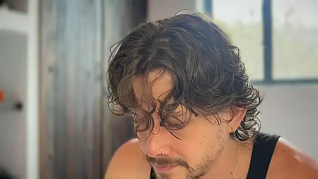 mcklister kinky feets online show from April 22, 8:10 pm