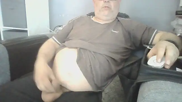 Snapshot of Naturistmale45 chatting on April 29, 5:06 pm Naturistmale45 online show from April 29, 5:06 pm