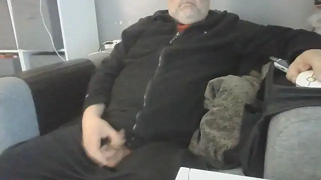 Snapshot of Naturistmale45 chatting on May 7, 8:09 am Naturistmale45 online show from May 7, 8:09 am