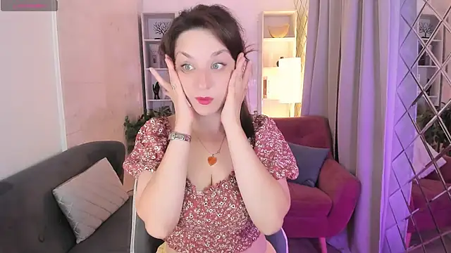 Snapshot of MargaretFatal chatting on July 20, 5:33 am MargaretFatal online show from July 20, 5:33 am