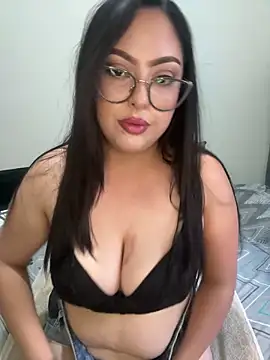 MileyGia online show from April 23, 12:45 am