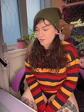 JennKenobi online show from March 12, 2:45 pm