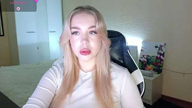 ariashaa online show from December 4, 2:26 pm