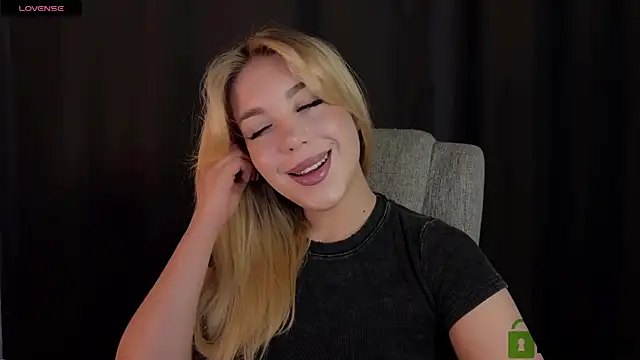 Snapshot of ariashaa chatting on May 22, 2:55 pm ariashaa online show from May 22, 2:55 pm