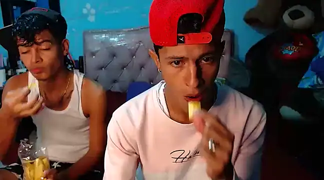 gustavo saaled19 online show from December 13, 11:39 pm
