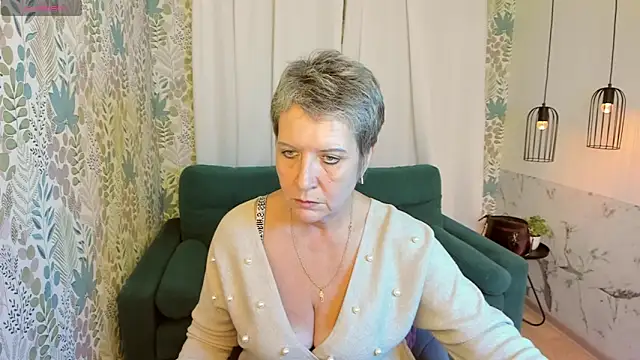 KathySunn online show from December 8, 1:36 pm