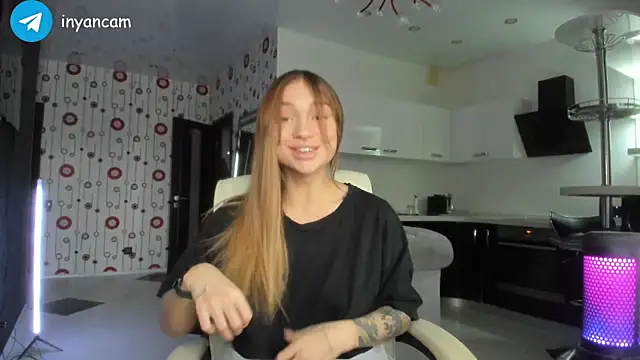 Snapshot of _in_yan chatting on December 15, 4:07 am in yan online show from December 15, 4:07 am