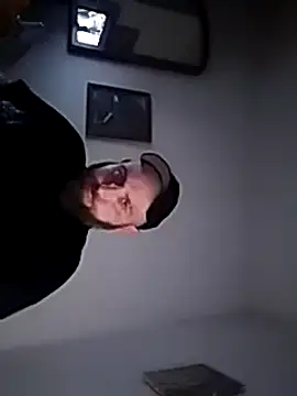 Snapshot of Dnbigo89 chatting on February 6, 11:15 pm Dnbigo89 online show from February 6, 11:15 pm