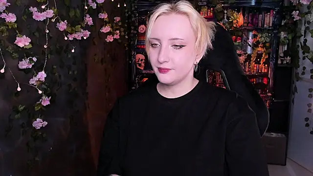 AsheLucker online show from June 10, 6:45 am