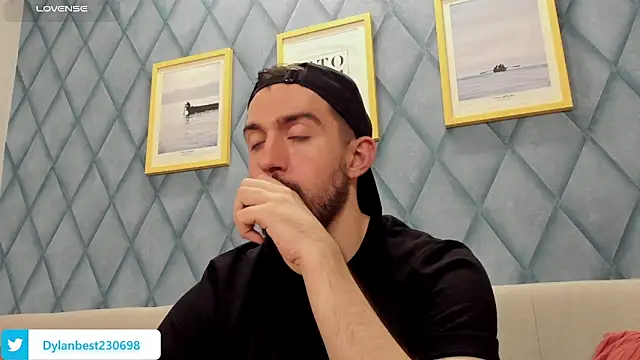 Snapshot of Dylan_Best chatting on July 4, 1:23 am Dylan Best online show from July 4, 1:23 am