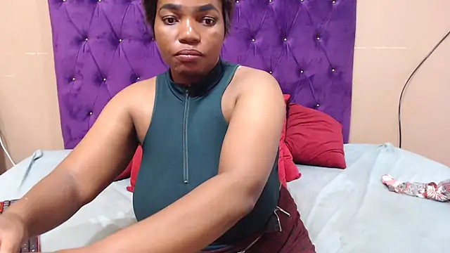 Snapshot of EBONYBUSTYY chatting on February 6, 2:15 pm EBONYBUSTYY online show from February 6, 2:15 pm