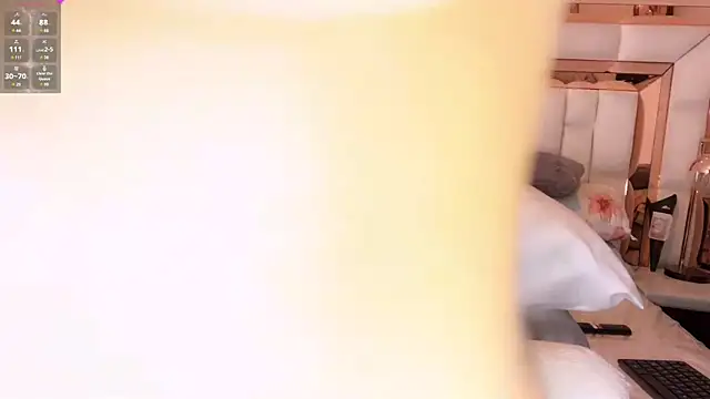 im yours 01 online show from January 9, 7:10 am