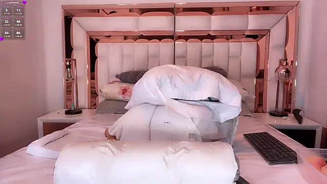 im yours 01 online show from January 28, 10:56 am