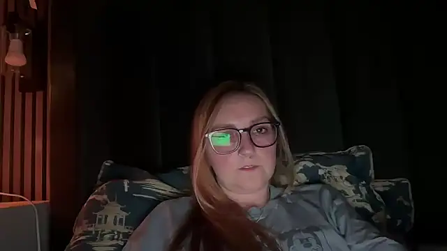 Snapshot of short_sweetpea chatting on September 19, 12:23 am short sweetpea online show from September 19, 12:23 am