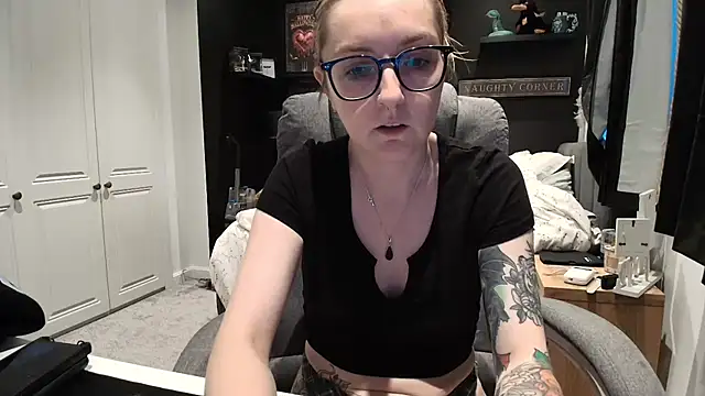 Snapshot of short_sweetpea chatting on September 22, 5:59 pm short sweetpea online show from September 22, 5:59 pm