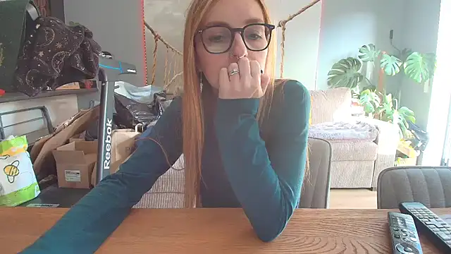 Snapshot of short_sweetpea chatting on October 4, 2:37 pm short sweetpea online show from October 4, 2:37 pm