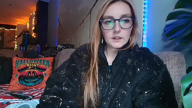 Snapshot of short_sweetpea chatting on October 5, 5:11 pm short sweetpea online show from October 5, 5:11 pm