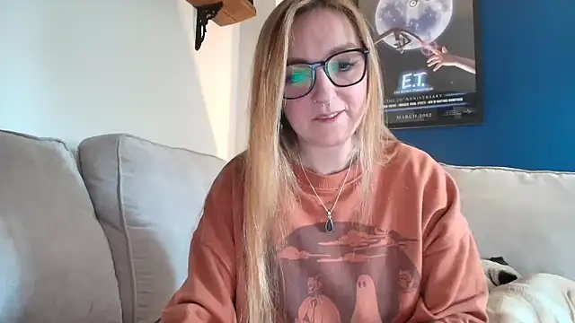 Snapshot of short_sweetpea chatting on October 7, 1:52 pm short sweetpea online show from October 7, 1:52 pm